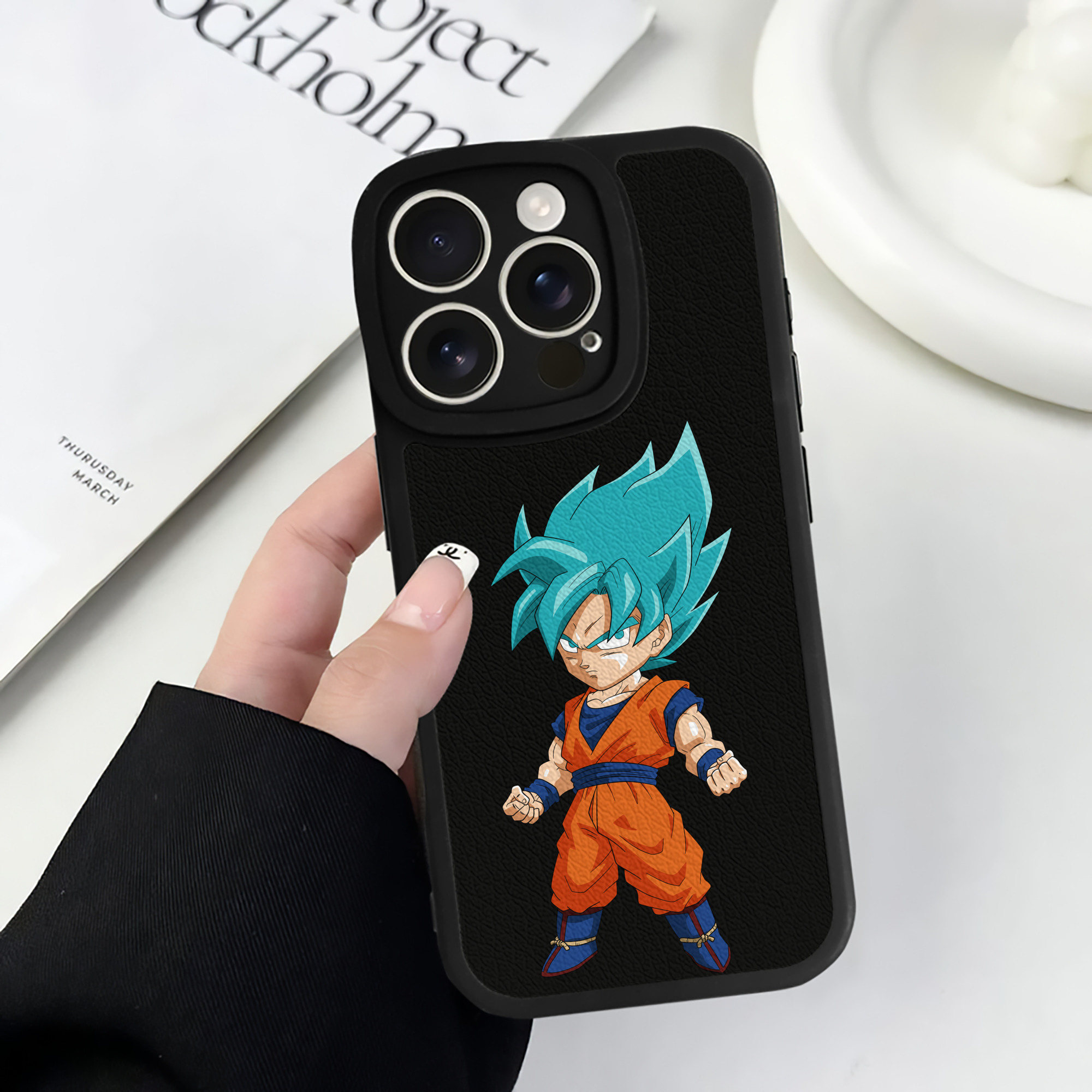 （画像用） ドラゴンボール 孫 悟飯（そんごはん）DRAGON BALL Son Gohan 【iPhone 16シリーズ対応】シリコンスマホケース（レザー調） 材質：シリコン